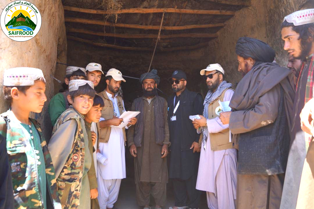 Feltteam og lokale ledere samarbejder om vurdering af oversvømmelsesskader i Badghis.