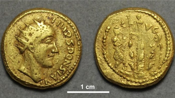 Autenticate rare monete raffiguranti uno sconosciuto imperatore romano