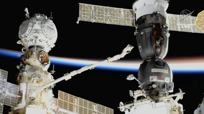 Una Soyuz di emergenza ha raggiunto la ISS