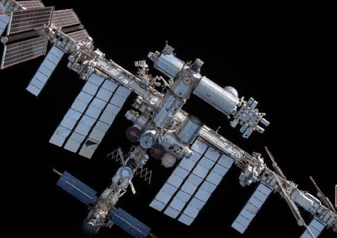 La Nasa progetta un veicolo per deorbitare la ISS