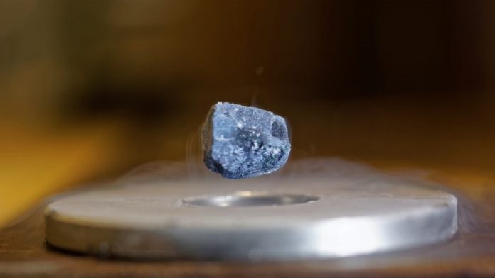 Scoperto un nuovo materiale con proprietà da superconduttore a temperatura ambiente