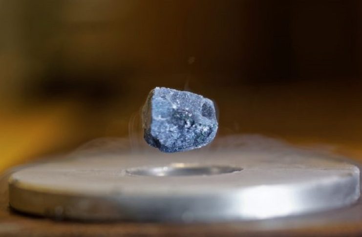 Scoperto un nuovo materiale con proprietà da superconduttore a temperatura ambiente