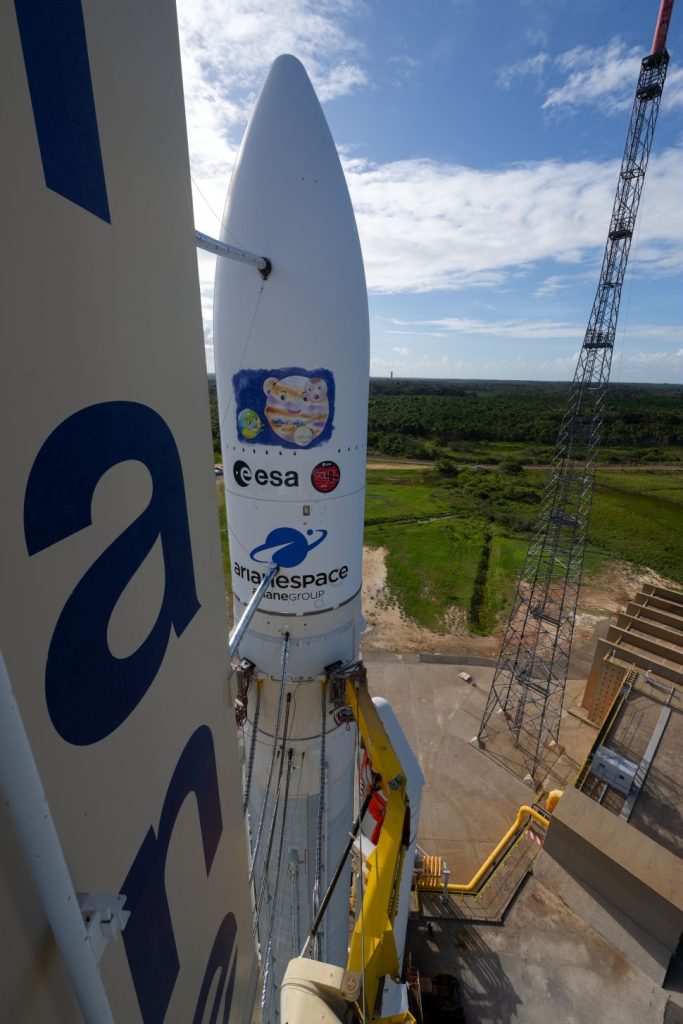 Ariane 5 VA 260 con Juice pronto per il lancio sulla rampa di lancio ELA-3 presso lo spazioporto europeo di Kourou, nella Guyana francese, il 12 aprile 2023.(Credito immagine: ESA - S. Corvaja)
