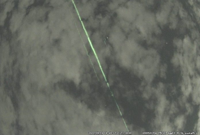 Nasa, cosa sono i misteriosi laser verdi avvistati in Giappone?