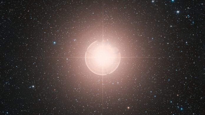 Betelgeuse, che brilla molto in questi giorni, sta per esplodere in una supernova?