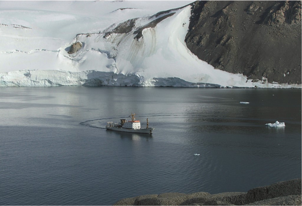 Il cambiamento climatico potrebbe innescare giganteschi tsunami in Antartide, ghiaccio antartico 