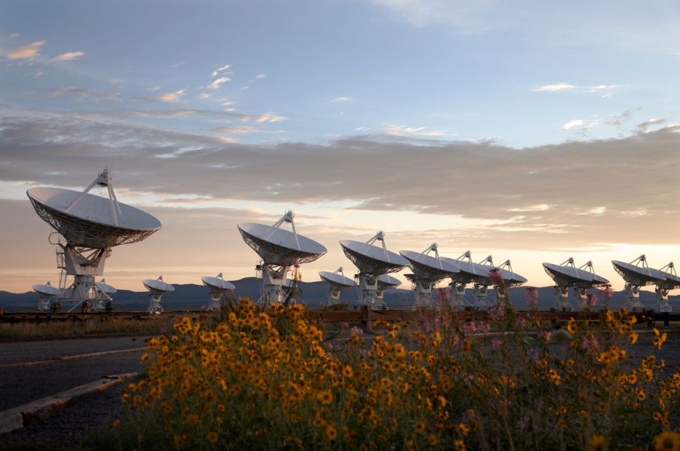 Il Very Large Array nel New Mexico è stato uno dei numerosi radiotelescopi che hanno effettuato la ricerca delle onde gravitazionali durata 15 anni.(Credito immagine: NRAO)
