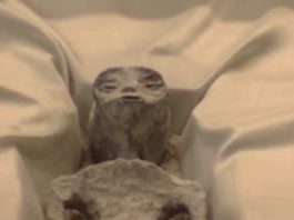 Presentati in Messico presunti corpi di alieni vecchi di 1000 anni trovati in una miniera - video