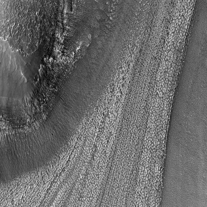 Marte, MRO nota strane linee scolpite nel paesaggio