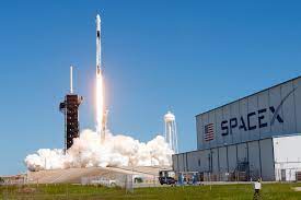 L'equipaggio di Artemis 2 è stato invitato a visitare SpaceX