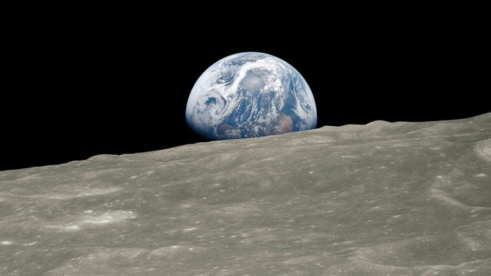 Cosa accadrà quando la Luna lascerà l'orbita terrestre?
