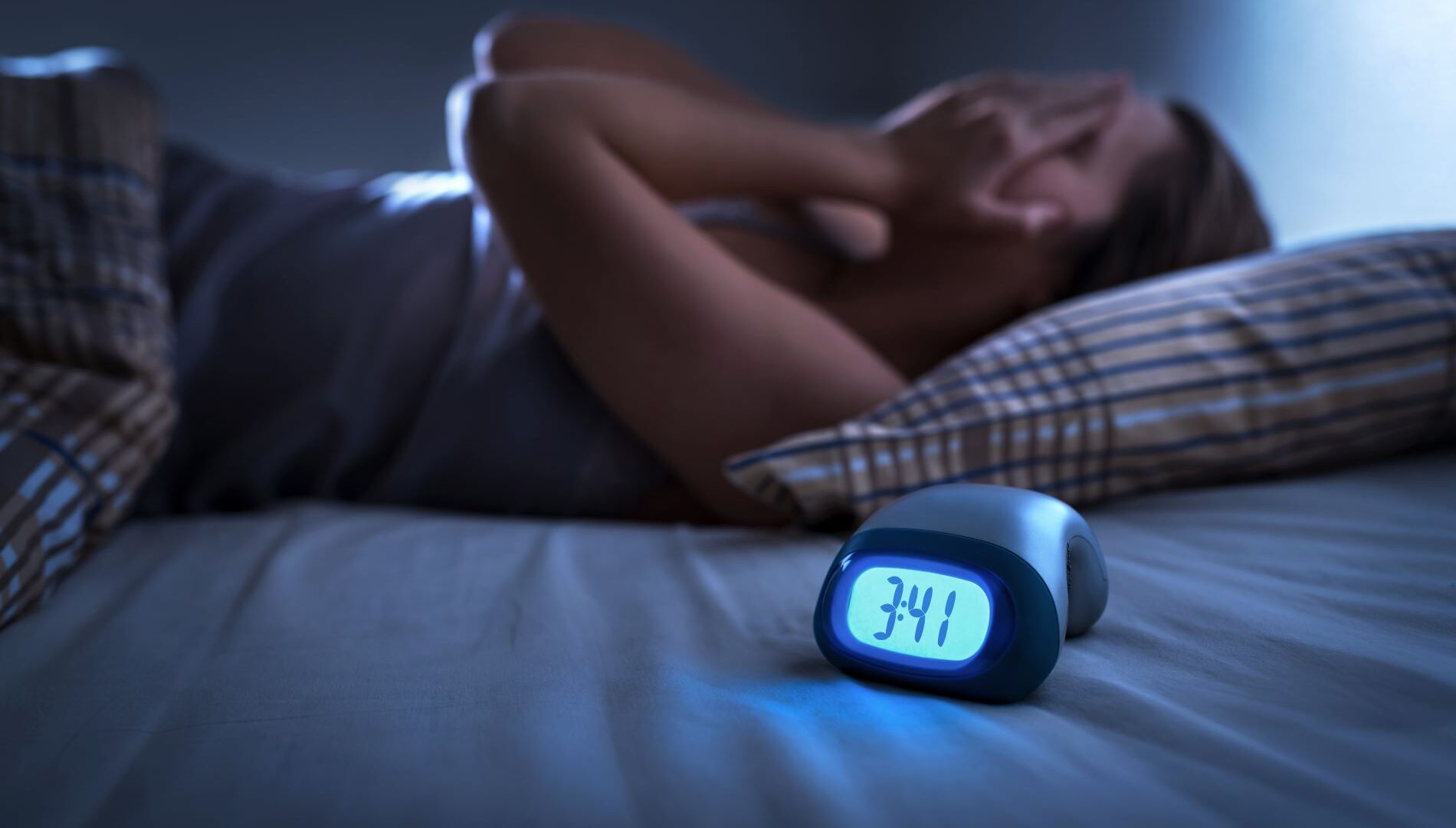 Persone che si svegliano alle tre o alle 4 di notte, sonno