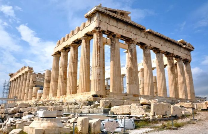 Tempio del Partenone: il mistero della macchia marrone