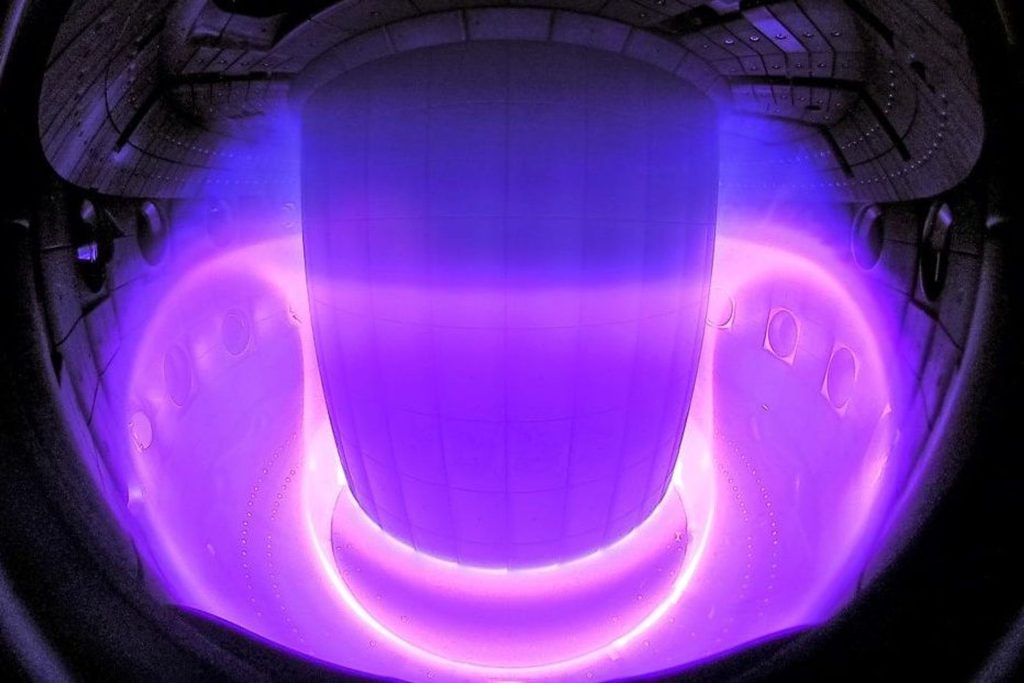 Il plasma all’interno del Tokamak TCV a Losanna (Foto Curdin Wüthrich SPC EPFL
