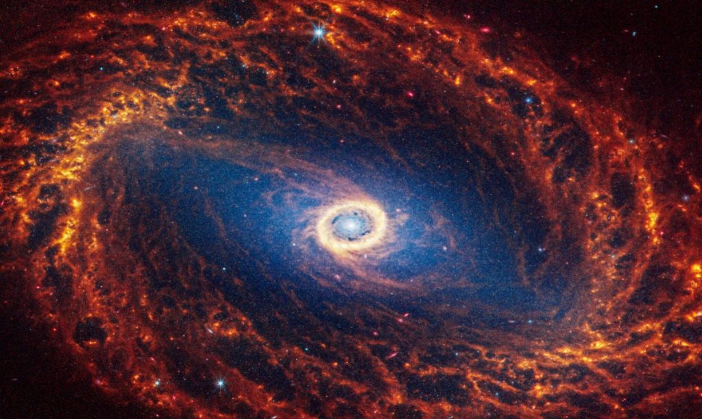Una delle galassie a spirale appena fotografate dal telescopio spaziale James Webb (Credito immagine: NASA, ESA, CSA, STScI, J. Lee (STScI), T. Williams (Oxford), PHANGS Team)
