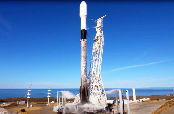 SpaceX rinvia di 24 ore il lancio del lander lunare privato di Intuitive Machines