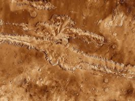 Marte: la formazione del gigantesco canyon di Valles Marineris