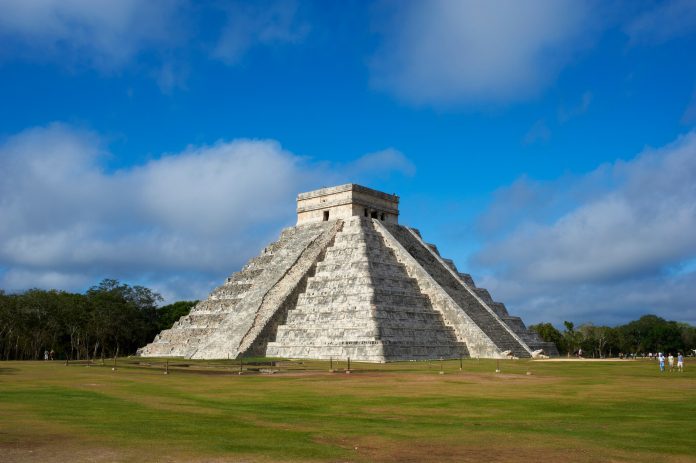 Civiltà Maya: straordinario ritrovamento di 3 piramidi