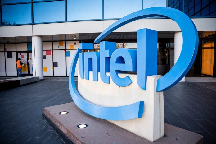 Intel: inaspettato licenziamento su oltre 120.000 dipendenti