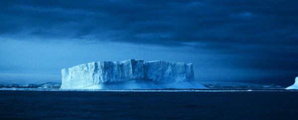 Segnali radio dall'Antartide: La scienza indaga l'ignoto 1 Segnali radio dall'Antartide: La scienza indaga l'ignoto
