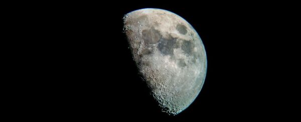 Il nucleo più interno della Luna è un cuore solido di ferro 1 Il nucleo più interno della Luna è un cuore solido di ferro