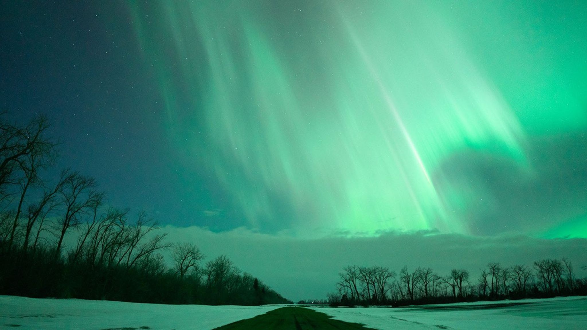 Tempeste solari: quando l'eruzione del 23 aprile 2023 sfuggì ai modelli GeoCME 1 Tempeste solari: quando l'eruzione del 23 aprile 2023 sfuggì ai modelli GeoCME