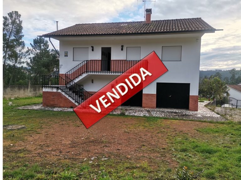Moradia Isolada com Terreno em Moinhos, Miranda do Corvo
