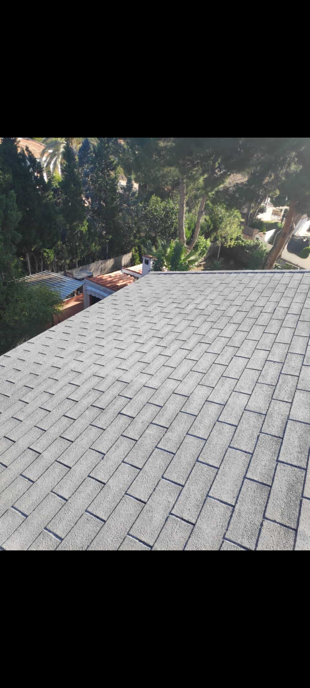 Reparación de tejado con placa teula