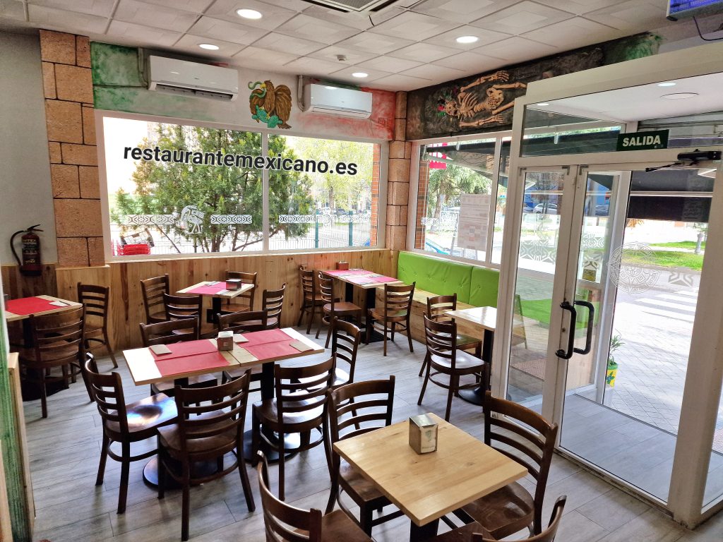 Restaurante mexicano en villa verde
