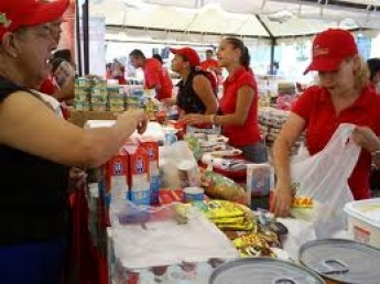 Mission Mercal distributing regulated price essentials to undermine speculation