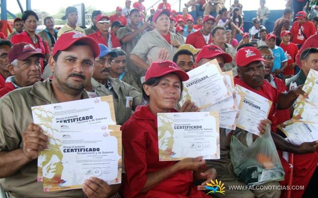 Communal Councils organising with the Housing Mission in Falcon State