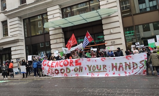 Protest outside Glencore HQ, London called by Earth Strike