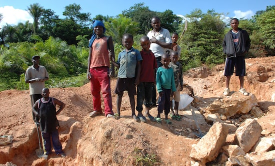 Artisan miners in Democratic Republic of Congo