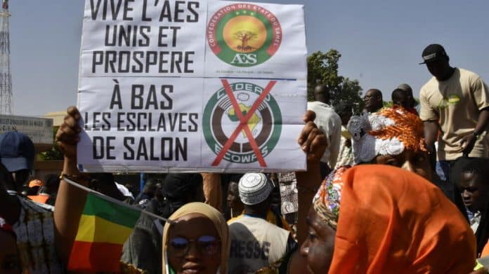 Rally in Niger: ‘Long Live the AES united and prosperous / Down with the house slaves’