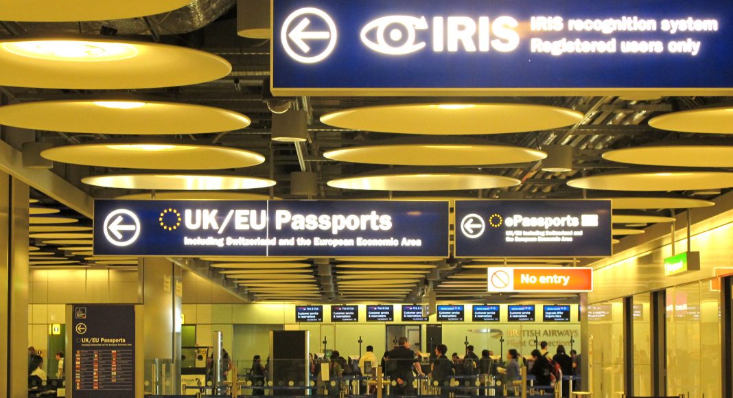 Security checkpoint at UK border in an airport (photo: Stefano Campolo/Flickr CC BY-NC-SA 2.0)