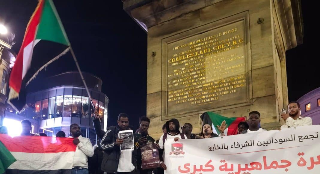 Protesters at Grey's Monument in solidarity with Sudan, 9 November (photo: FRFI)