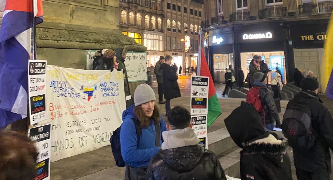 Newcastle FRFI comrades speak to the public about Venezuela (photo: FRFI)