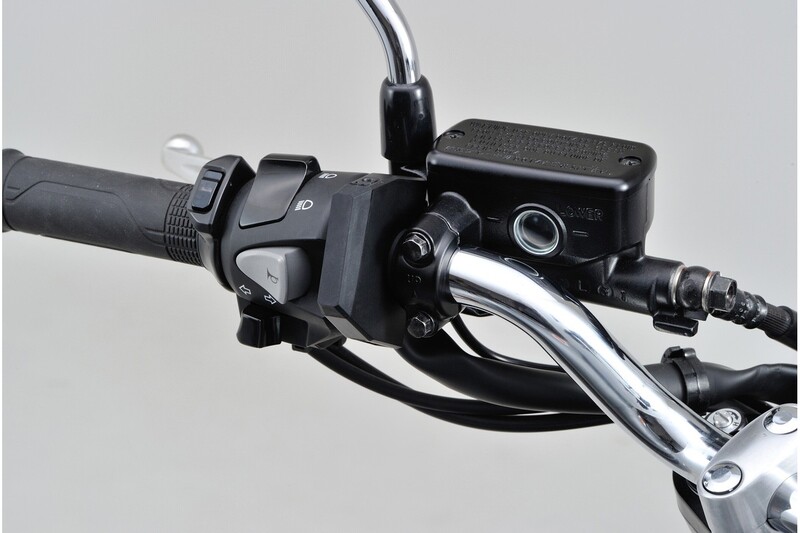 DAYTONA Slim USB Type-A Power Supply (2 inputs) – Handlebars Ø22,2/25,4
