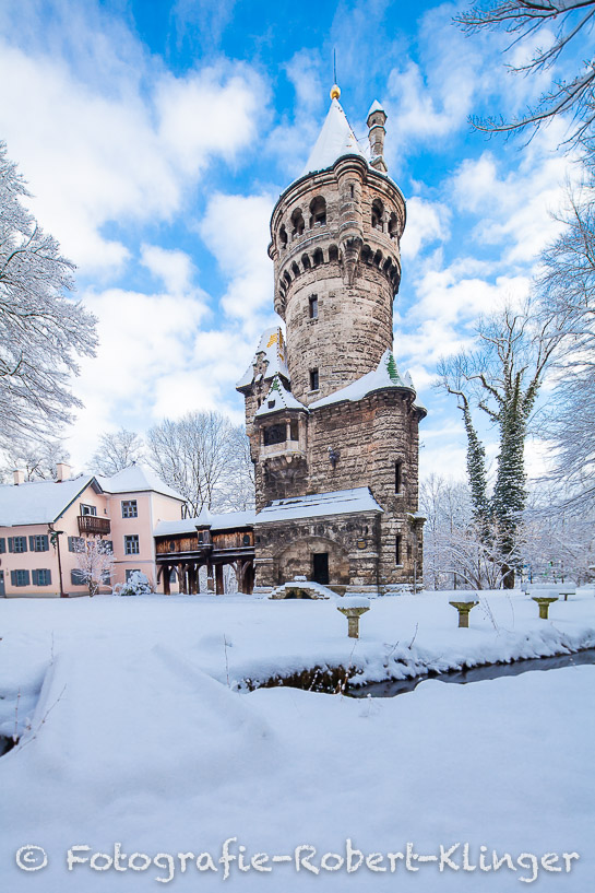 Der Mutterturm in Landsberg am Lech im Winter bei Schnee