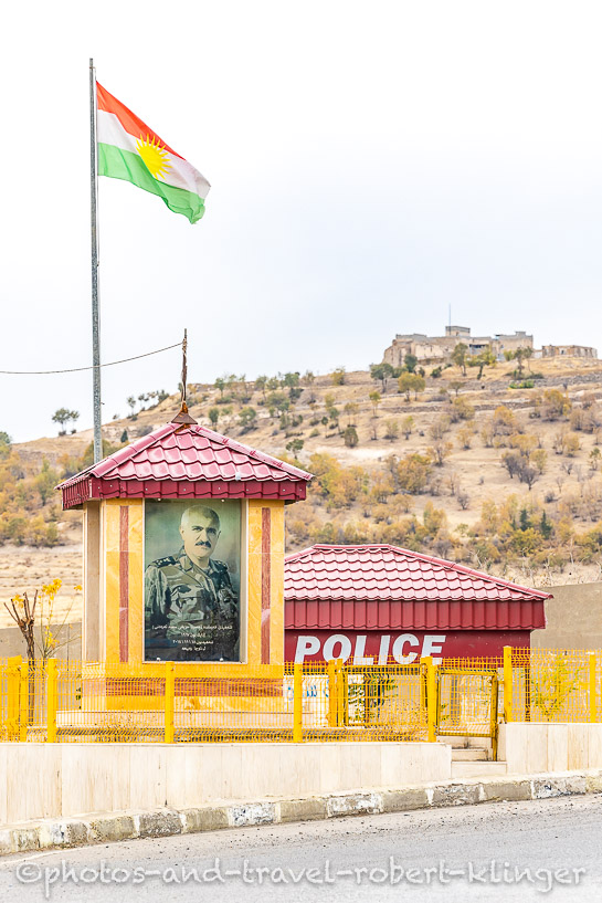 Ein Denkmal an einer Polizeistation im Irak