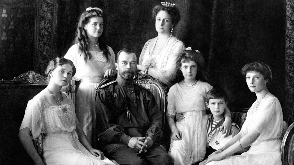 Read more about the article Romanovdynastiet fikk sin endelikt ved revolusjonen 1917