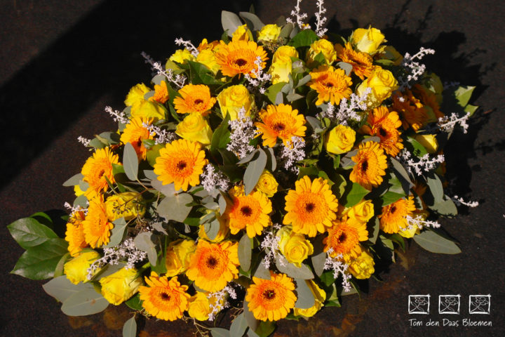 Ovaal arrangement Geel