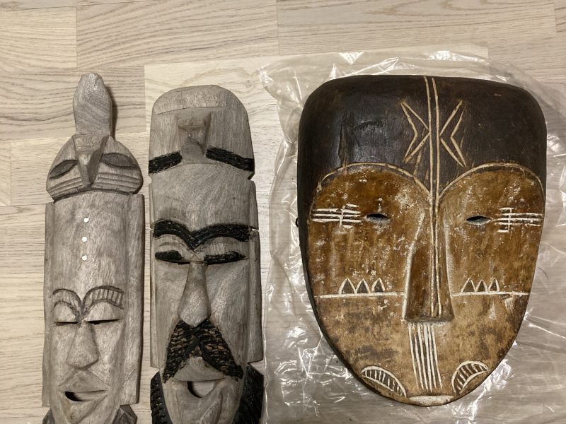 Originale håndskjærte masker fra PUNU menneskene av GABON i west Afrika