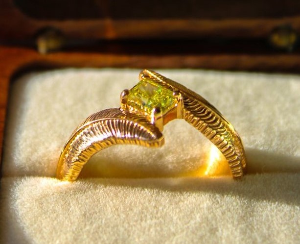 Memorial Diamond Size Guide: Carat Sizes, Shapes and Settings