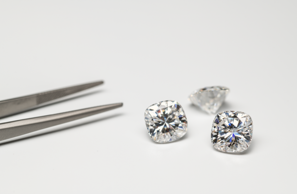 Diamond Testers - An Ultimate Guide with 185 Examples - Moissanite