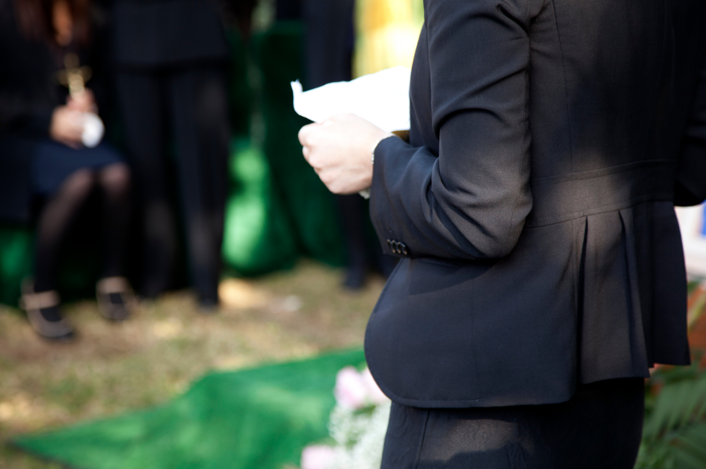 What is an obituary - A Complete Guide+100 examples - Obituary and eulogy difference