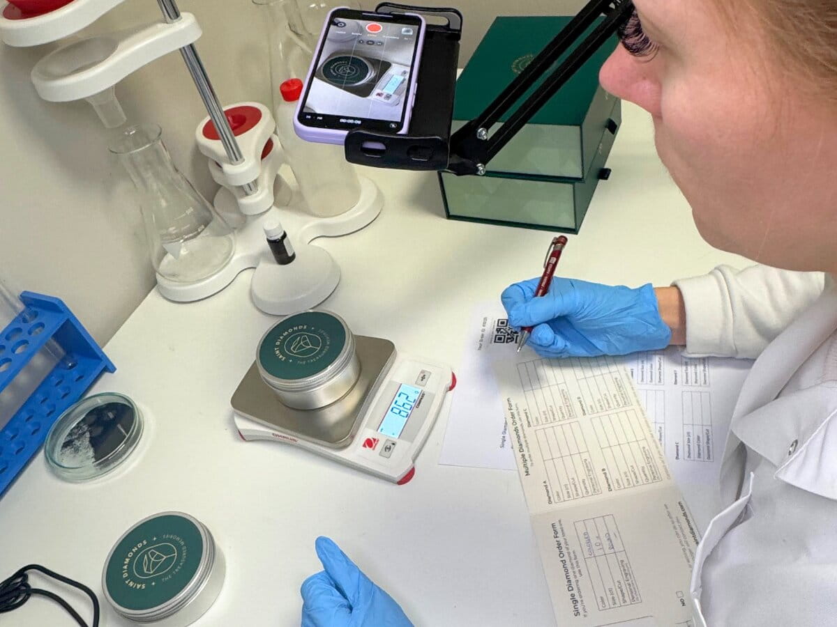 Carbon being extracted from cremation ashes in the Saint Diamonds laboratory