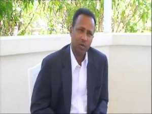 Daawo Muqaal : Wasiirka Caafimaadka Somaliland Xagla-toosiye Oo Meesha Ka Saaray In Wax Khilaaf Ahi U Dhaxeeyo Isaga Iyo Xukuumada