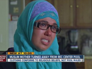 Muslim_mother_turned_away_from_rec_cente_2102450000_8831012_ver1.0_640_480