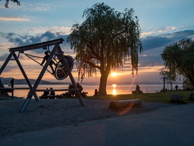 Spielplatz mit Sonnenuntergang